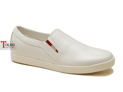 Slip on cao 5cm màu trắng