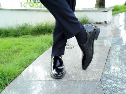 giày cao mũi vuông đen bóng 12.jpg