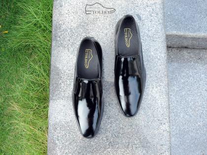 giày cao mũi vuông đen bóng 6.jpg