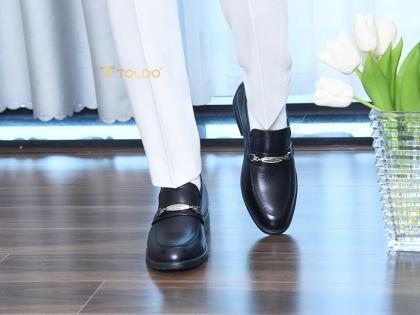 giày cao nam 8cm mẫu mới đen trơn 9.jpg