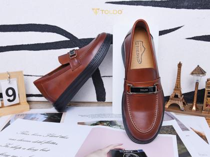 giày cao nam màu nâu tăng 8cm đế bằng 7.jpg