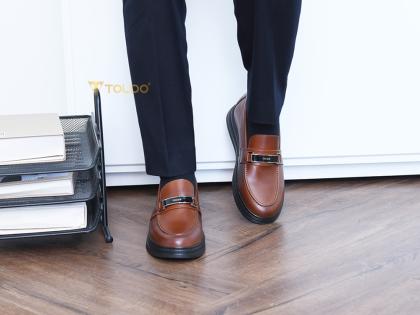 giày cao nam màu nâu tăng 8cm đế bằng 9.jpg