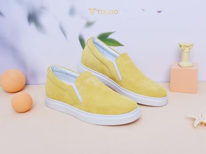 giày slip on da lộn màu vàng 4.jpg