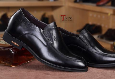 Người quen có nhận ra mình mang giày cao nam không?