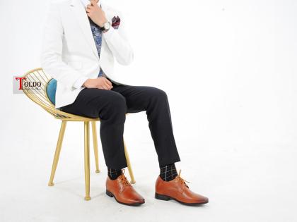 giày cao nam họa tiết dập vân màu nâu vàng 14.jpg