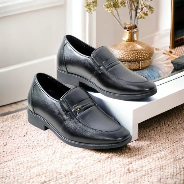 HQ642 Den tron 3.jpg