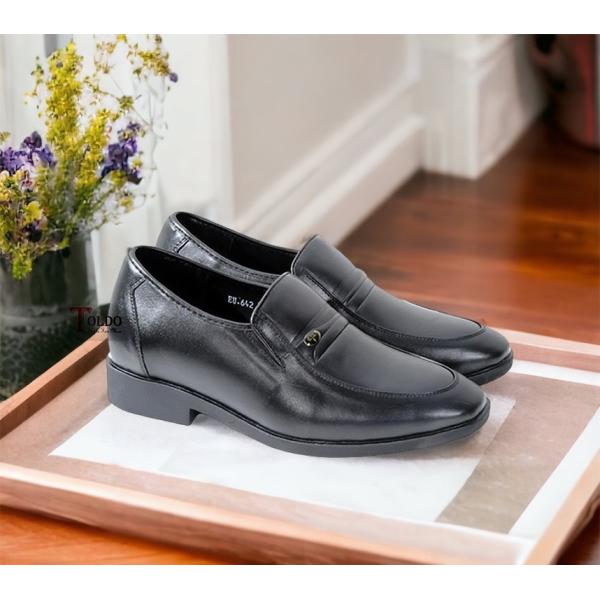 HQ642 Den tron 1.jpg